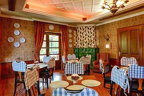 Villa Rosa Restaurant & Pension