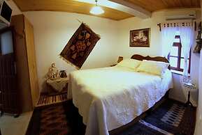 Salkim Konak Agac Evler