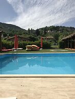 Salkim Konak Agac Evler