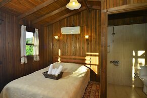 Salkim Konak Agac Evler