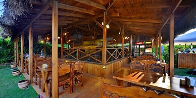 Salkim Konak Agac Evler