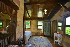 Salkim Konak Agac Evler