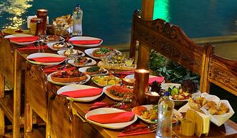 Salkim Konak Agac Evler