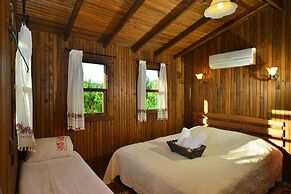 Salkim Konak Agac Evler