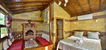 Salkim Konak Agac Evler