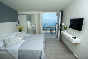 Seaside Luxury Suites