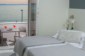 Seaside Luxury Suites