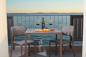 Seaside Luxury Suites