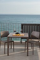 Seaside Luxury Suites