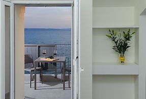 Seaside Luxury Suites