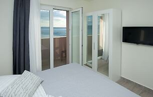 Seaside Luxury Suites