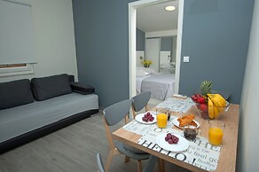 Seaside Luxury Suites