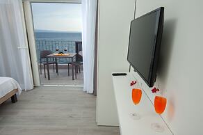 Seaside Luxury Suites