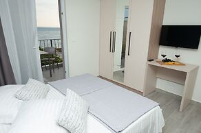 Seaside Luxury Suites