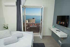 Seaside Luxury Suites