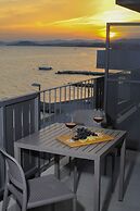 Seaside Luxury Suites