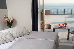 Seaside Luxury Suites