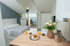 Seaside Luxury Suites