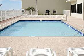 Tropical Winds Unit 701