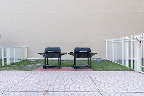 Tropical Winds Unit 301