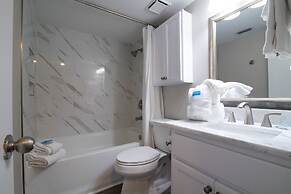 Tropical Winds Unit 301