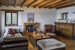 Dionysos Luxury Villa