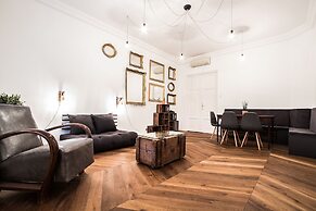 Large Central Apartments Dohány