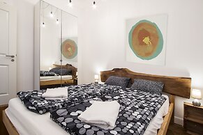 Large Central Apartments Dohány