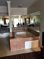 Palace Inn Greenspoint