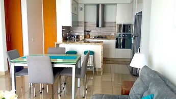 H2 LUXURY 3 Bedroom Apartment