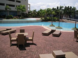 La Mirada Residences