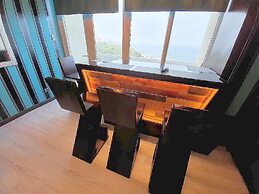 La Mirada Residences