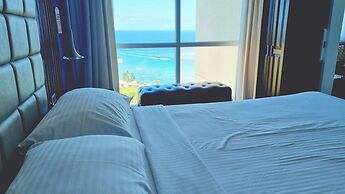 La Mirada Residences