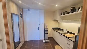 La Mirada Residences