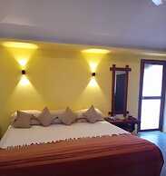 Mariposa Beach Grove