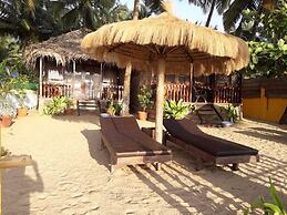 Mariposa Beach Grove