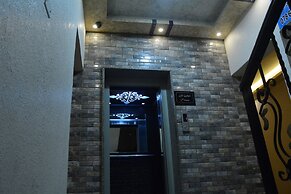 Jasmine leaves hotel apartment