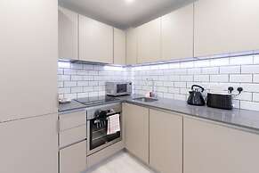 City Stay Apartments - Platform