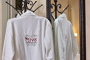 Eden's Boutique