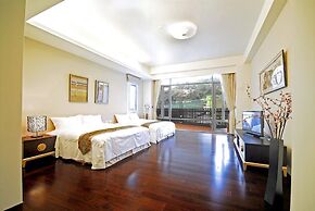 Sun Moon Lake Karuizawa Villa B&B