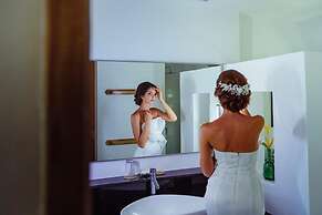 Island View Beachfront Resort