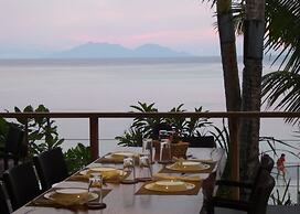 Island View Beachfront Resort