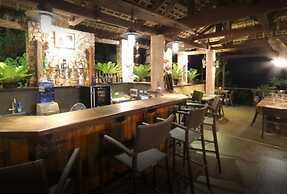 Island View Beachfront Resort