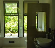 Island View Beachfront Resort