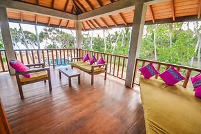 Sanjis The Seaside Cabanas