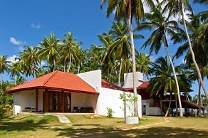 Sanjis The Seaside Cabanas