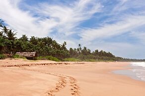 Sanjis The Seaside Cabanas