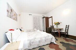 Ariana Luxury Guest House