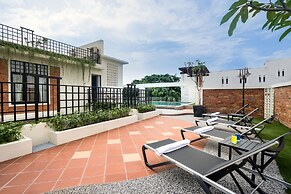 Treasures Hotel and Suites