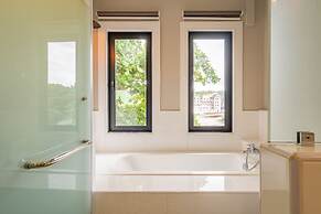 Treasures Hotel and Suites